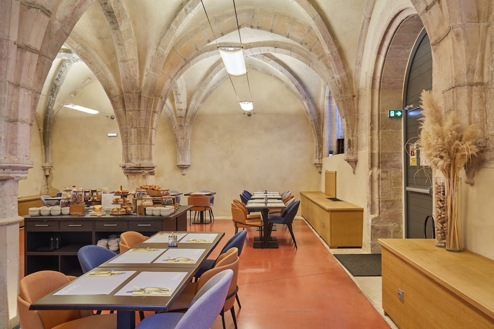 Appart'hotel Odalys City Dijon Centre Les Cordeliers 61/78