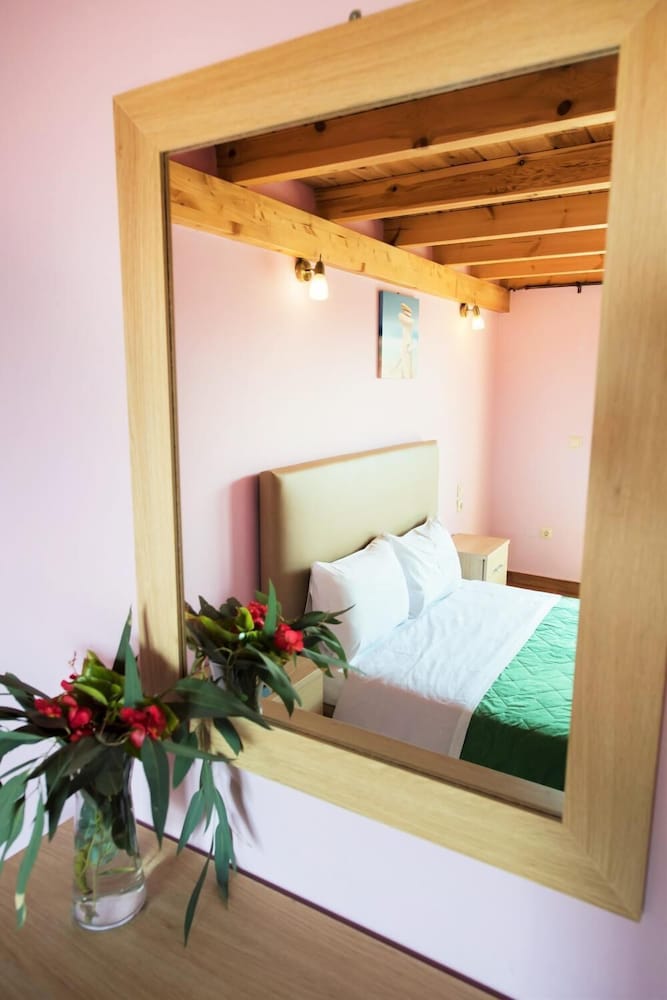 Argo Maisonettes Suites 7/28