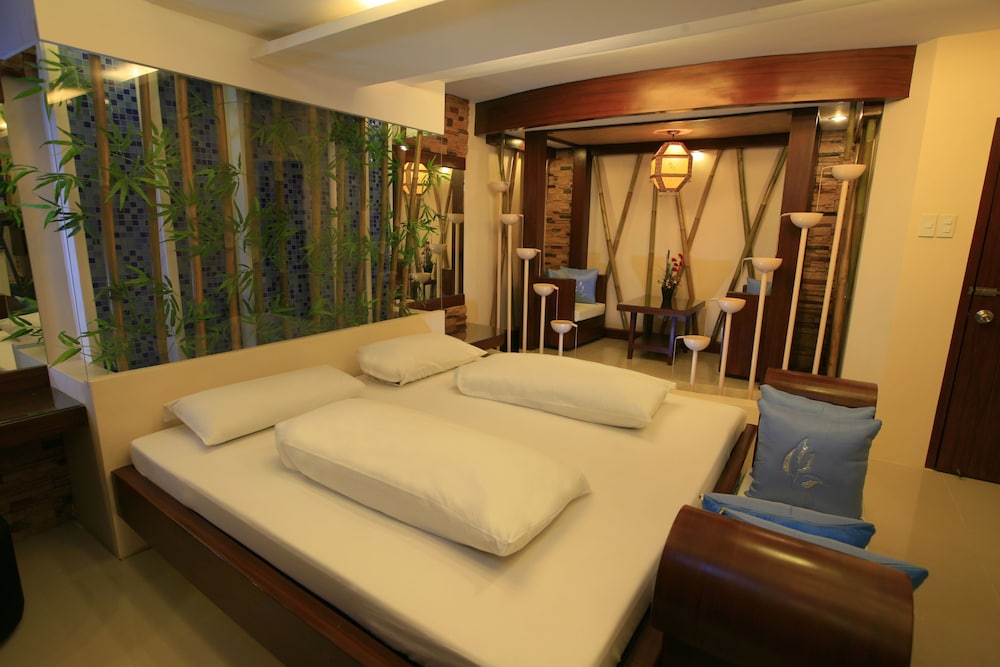 Victoria Court Las Pinas 37/47