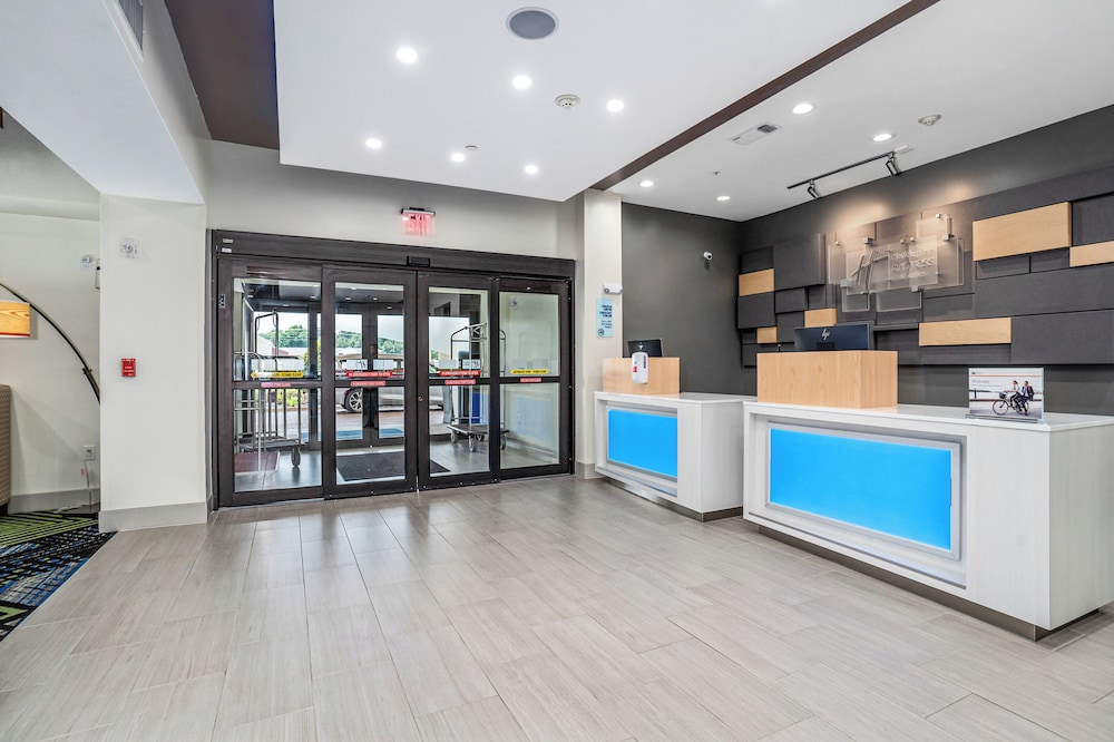 Holiday Inn Express Hotel And Suites Van Buren Ft Smith Area 9/70