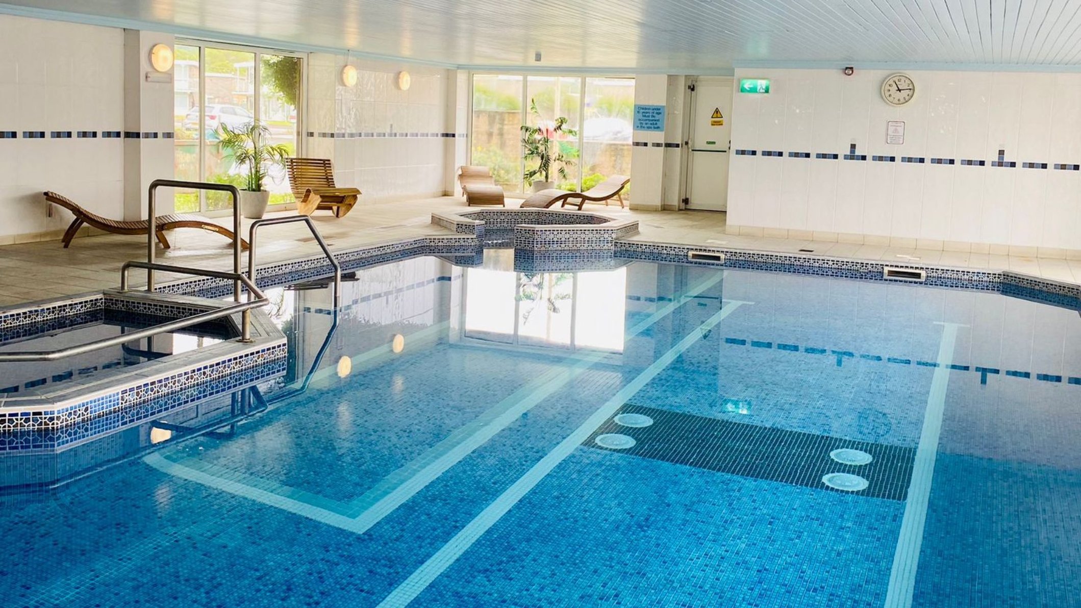 The Beaches Hotel 68/100