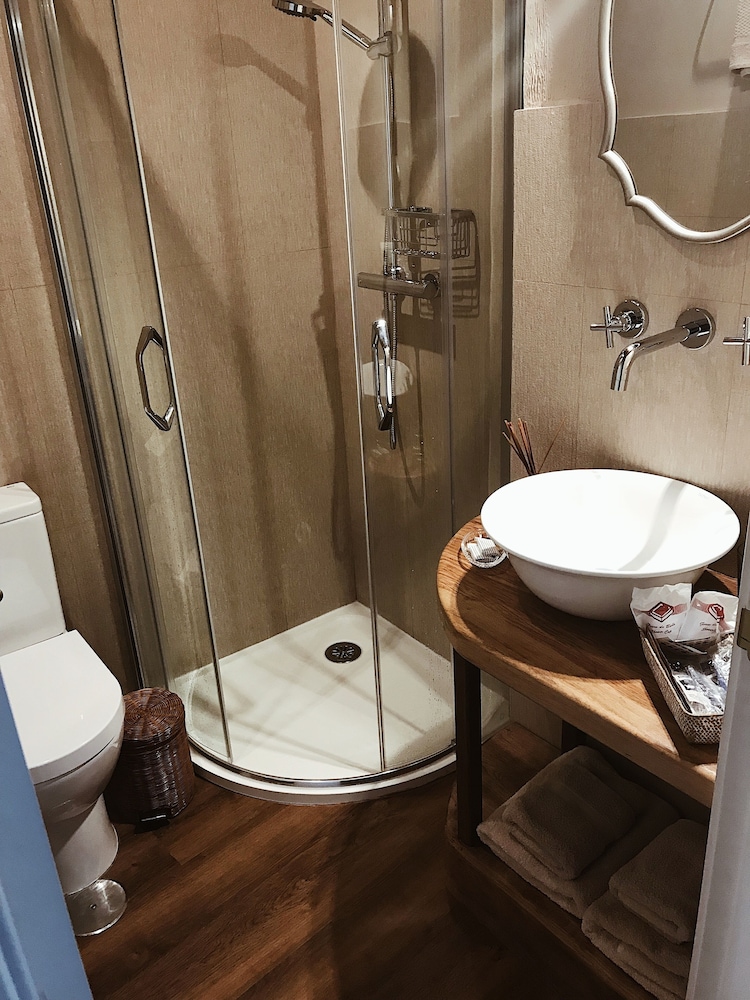 Eco Hotel Nos 13/48