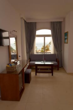 Elaria Hotel 44/68