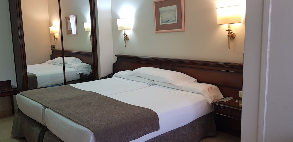 Gran Hotel Paraiso 39/65