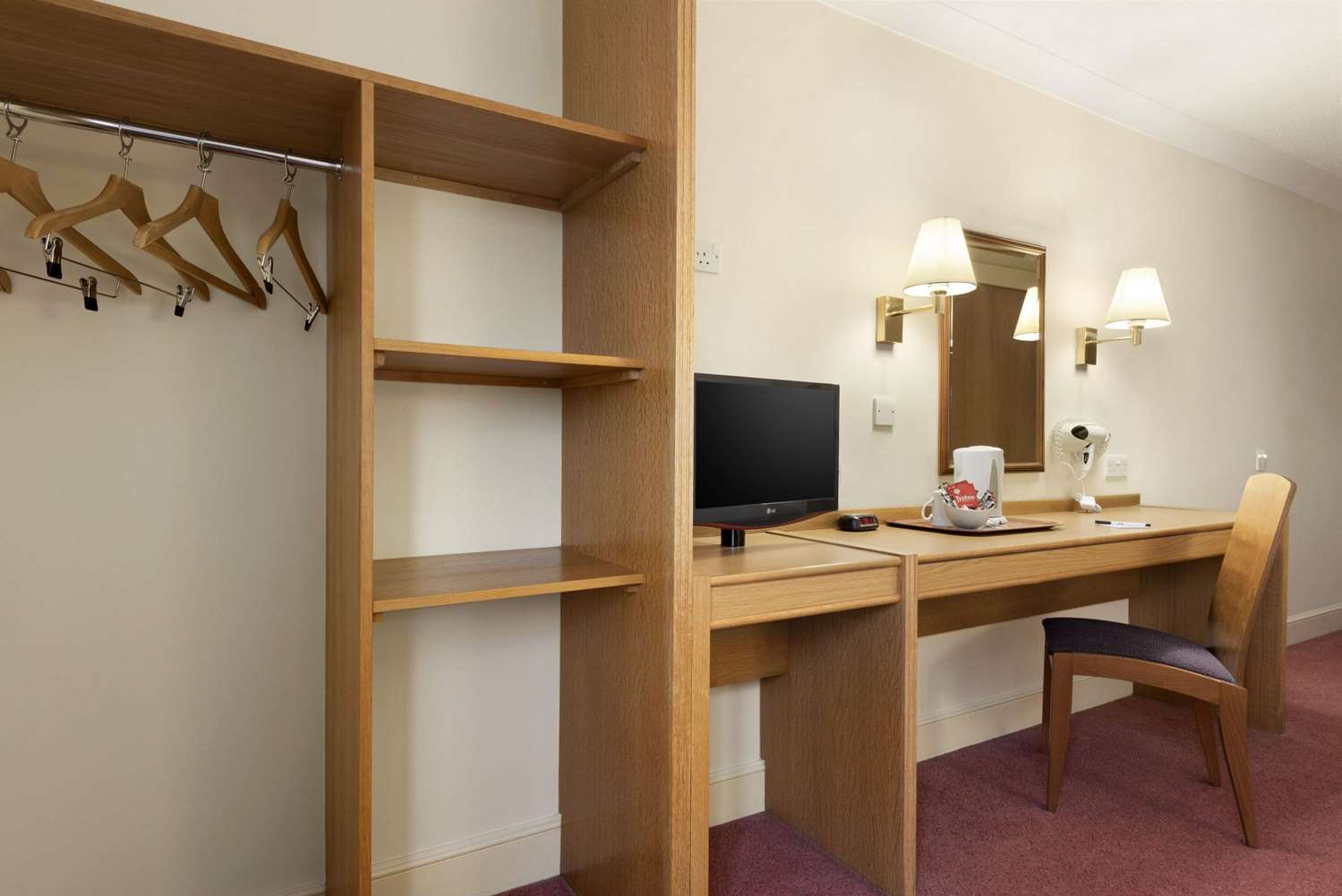 Days Inn by Wyndham Stafford 6/10