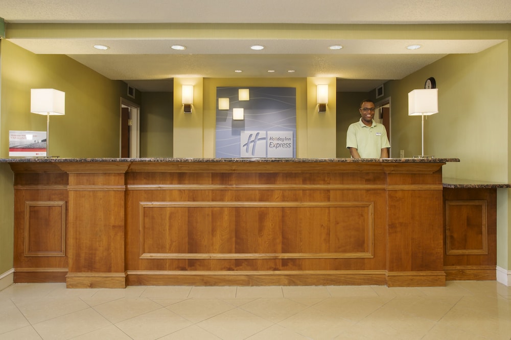 Holiday Inn Express Kalamazoo 3/47