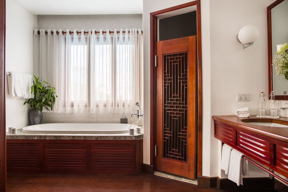 Amanjaya Pancam Suites Hotel 32/67
