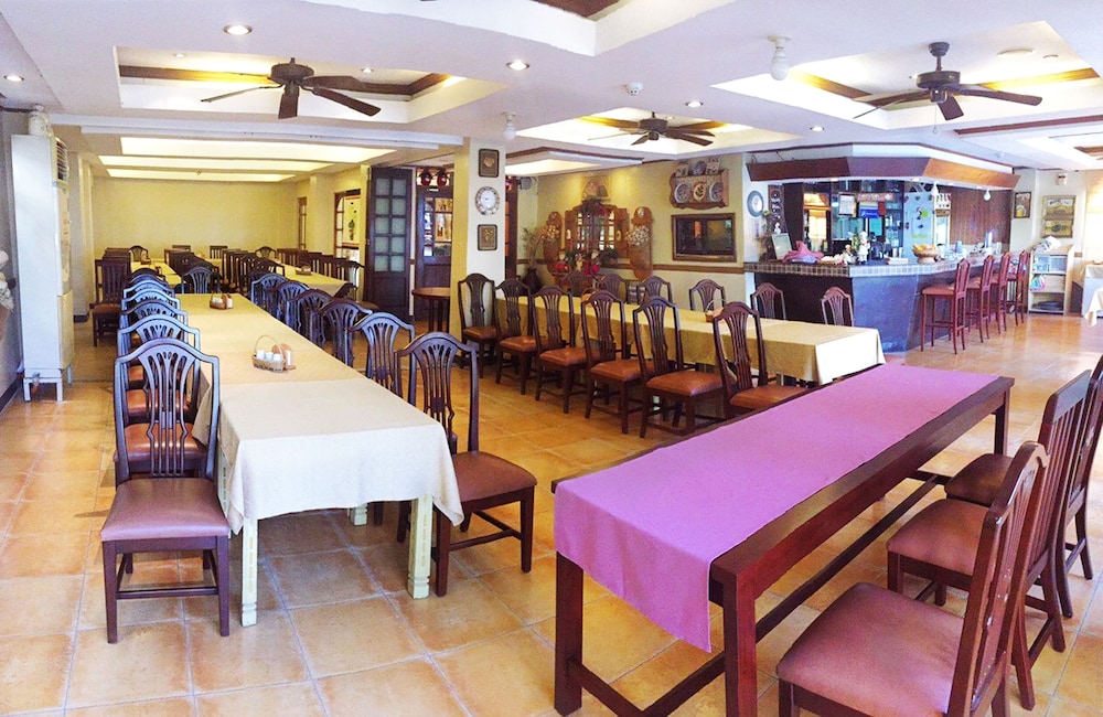 Subic Park Hotel 56/73