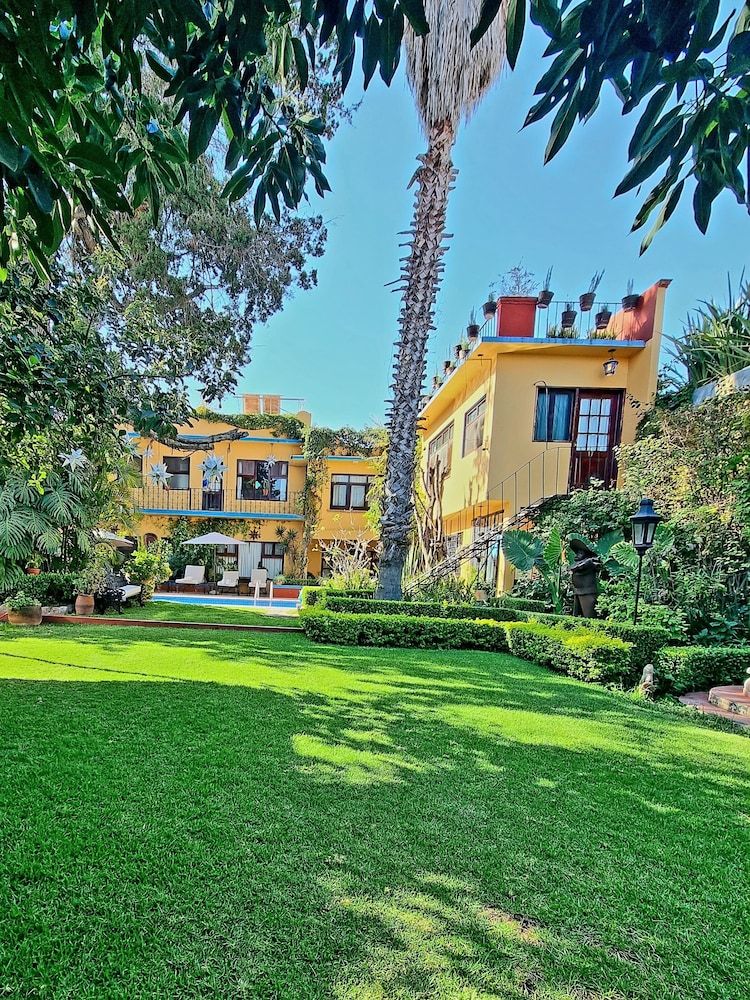 Hacienda de las Flores 46/50