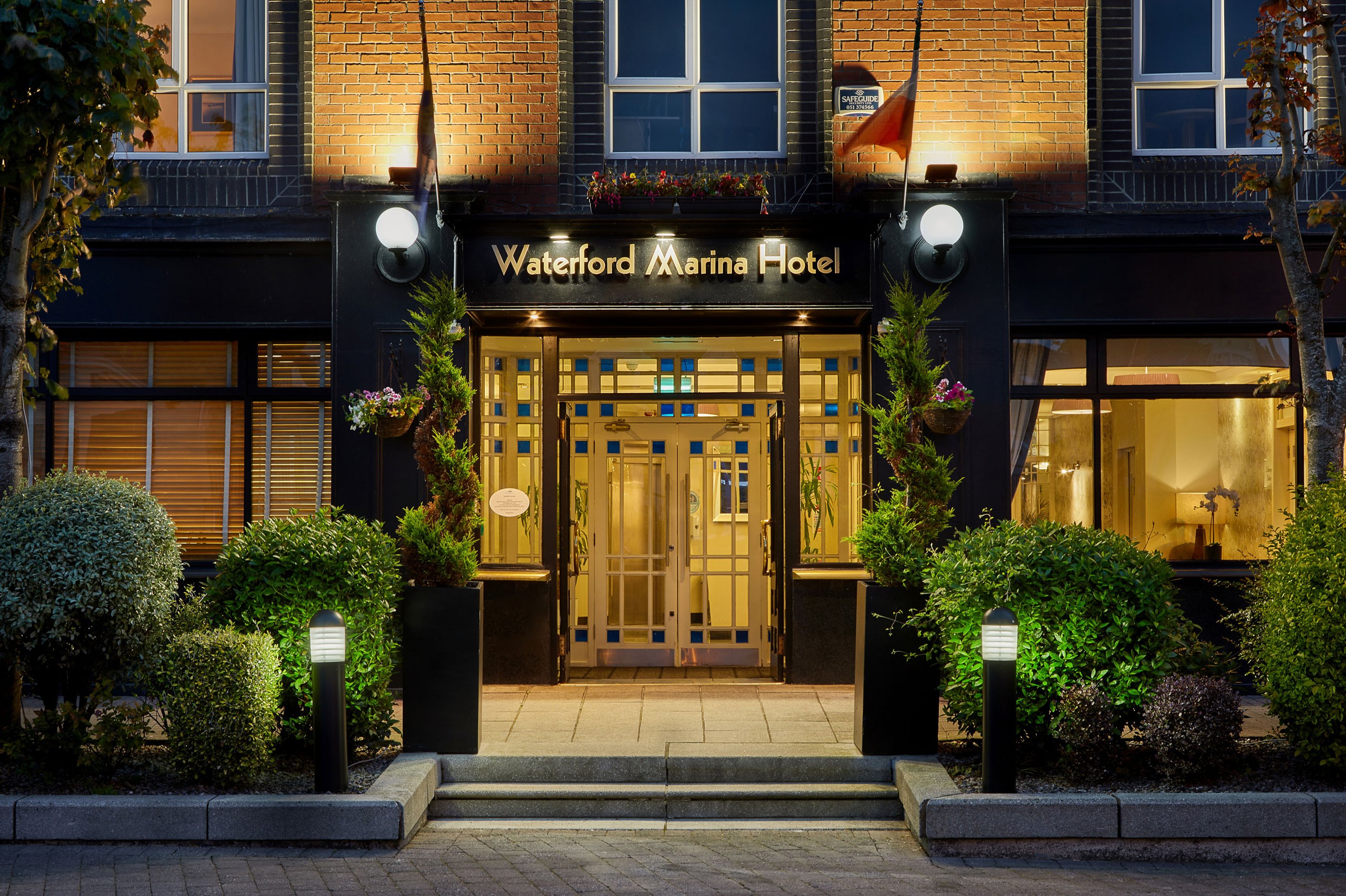 Waterford Marina Hotel 1/2