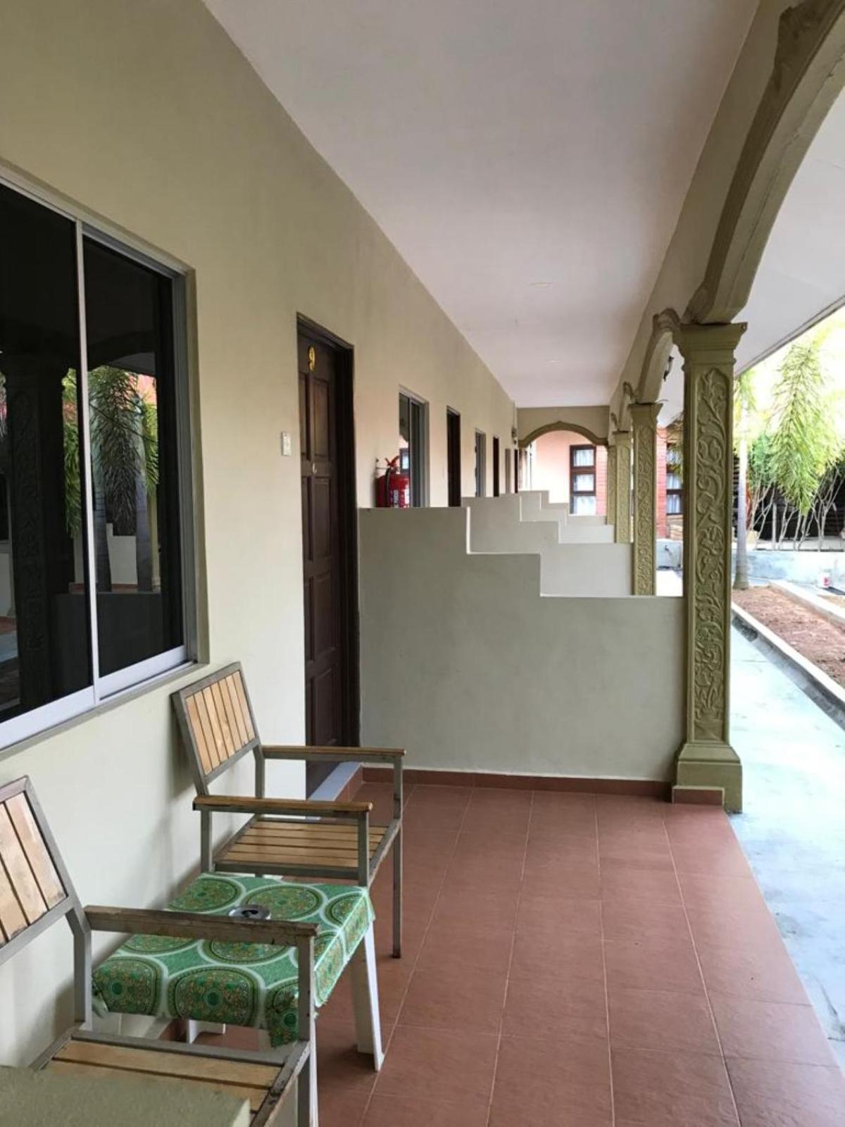 Dhania Motel 5/41