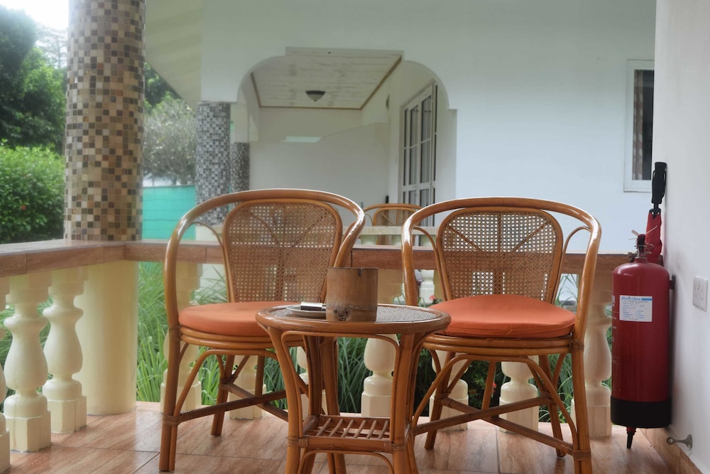 BAMBOO CHALETS 22/39