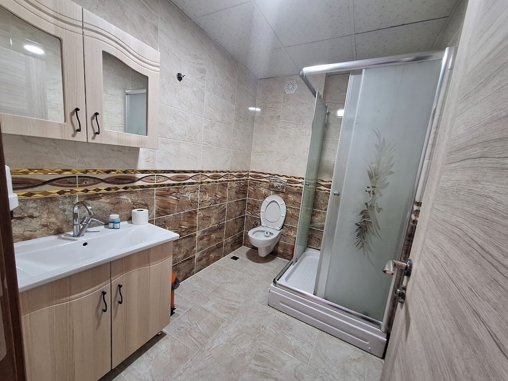Ozbek Suit Otel 54/58