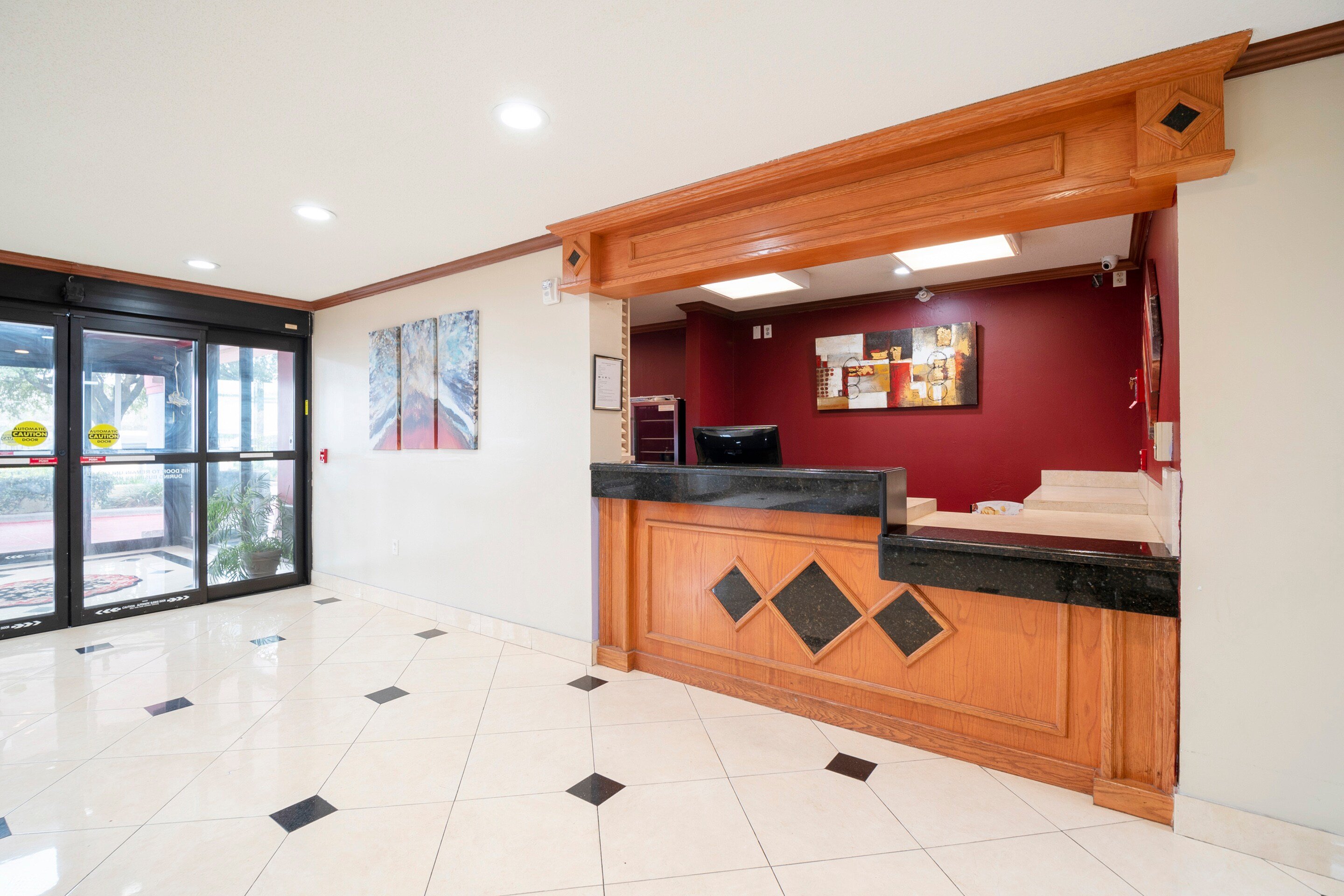 Lobby at OYO Townhouse Houston Airport North, HOUSTON - TX