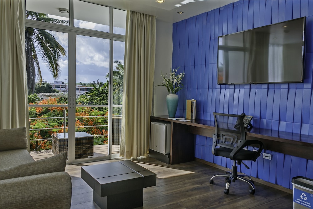 Ikala Galapagos Hotel 32/48