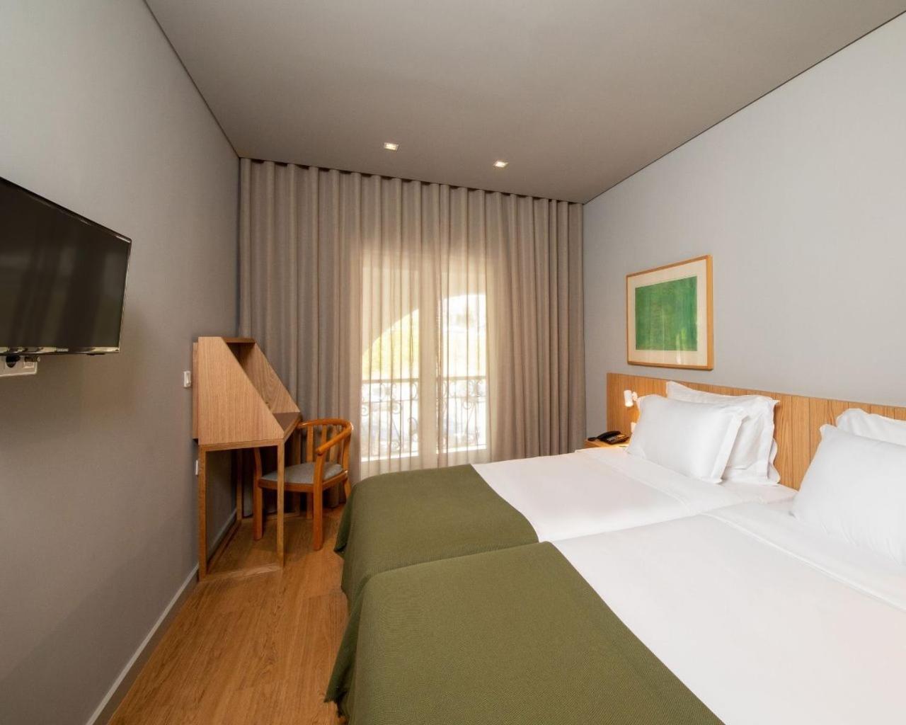 Room, Twin Beds, Balcony