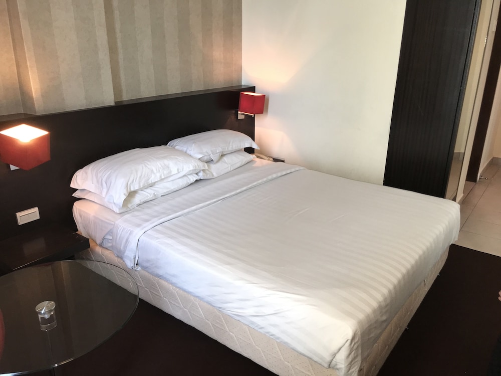 Ssl Traders Hotel 6/24