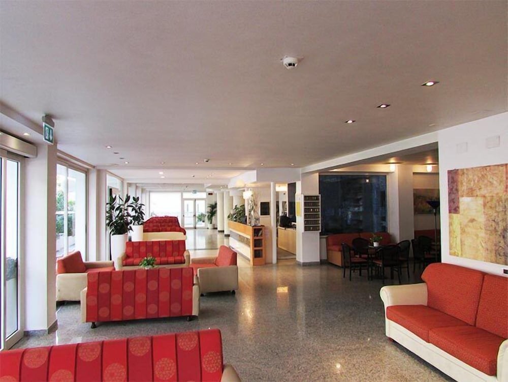 Elite Hotel 32/51