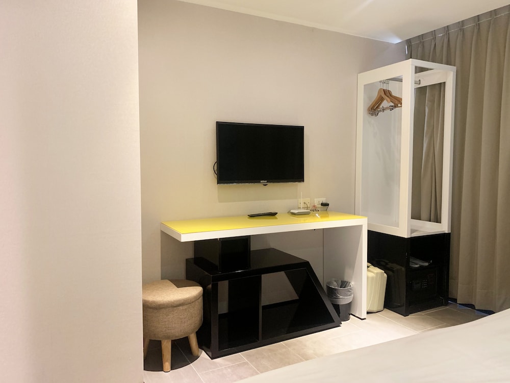 Wholesome Hotel 35/50