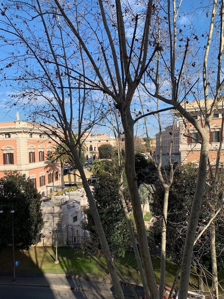 Grand Hotel Palace Rome 86/90