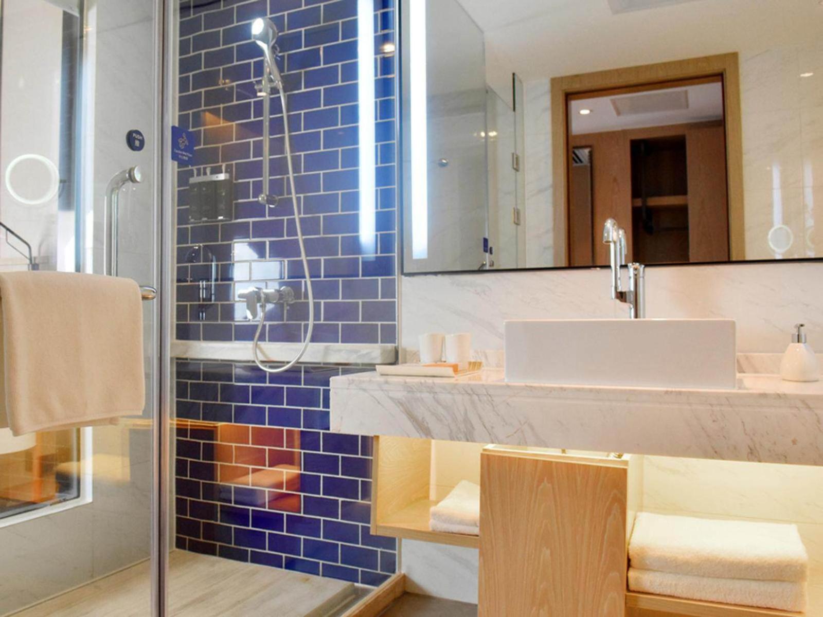 Kyriad Marvelous Hotel (Changning Zhongyin Times Plaza) 53/53