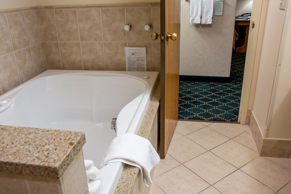 Bavarian Inn Lodge 13/64