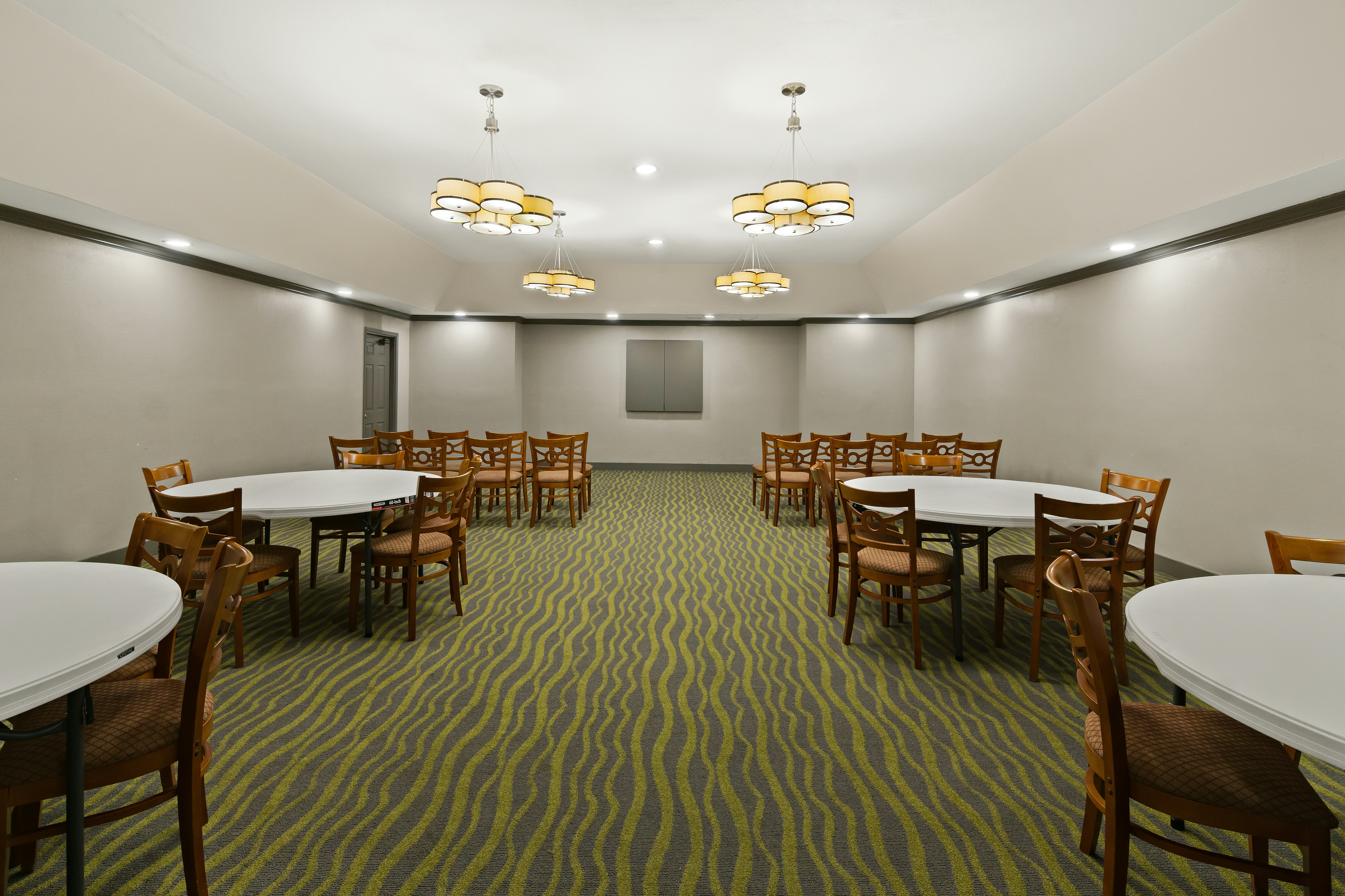 Red Roof Inn & Suites Irving - DFW Airport South 31/45
