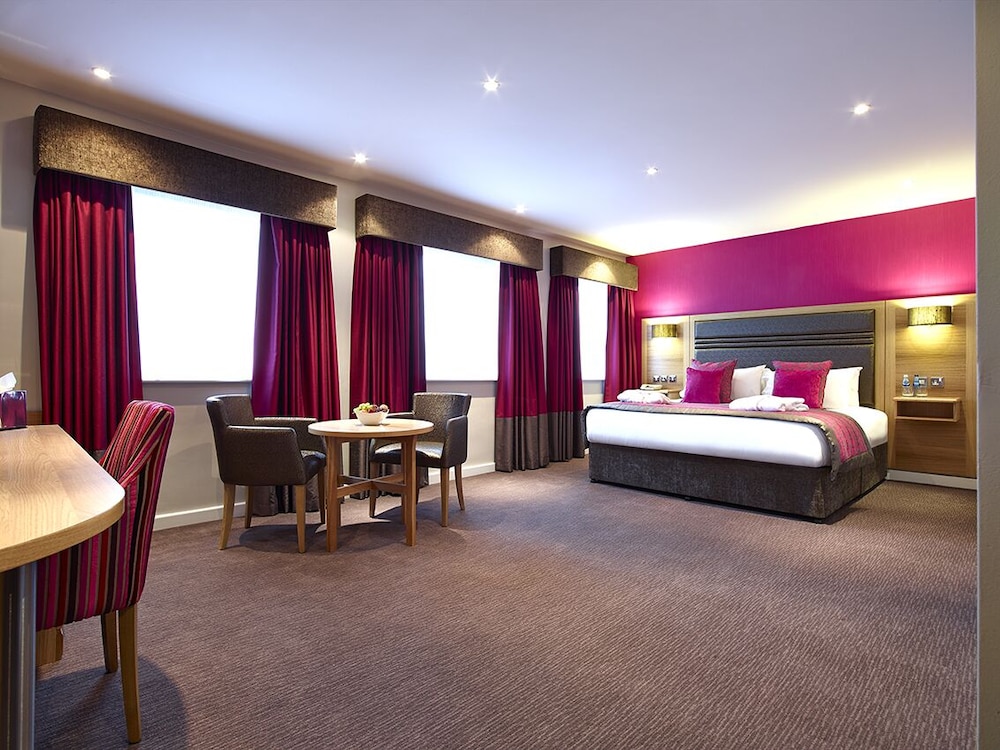Briar Court Hotel 31/70