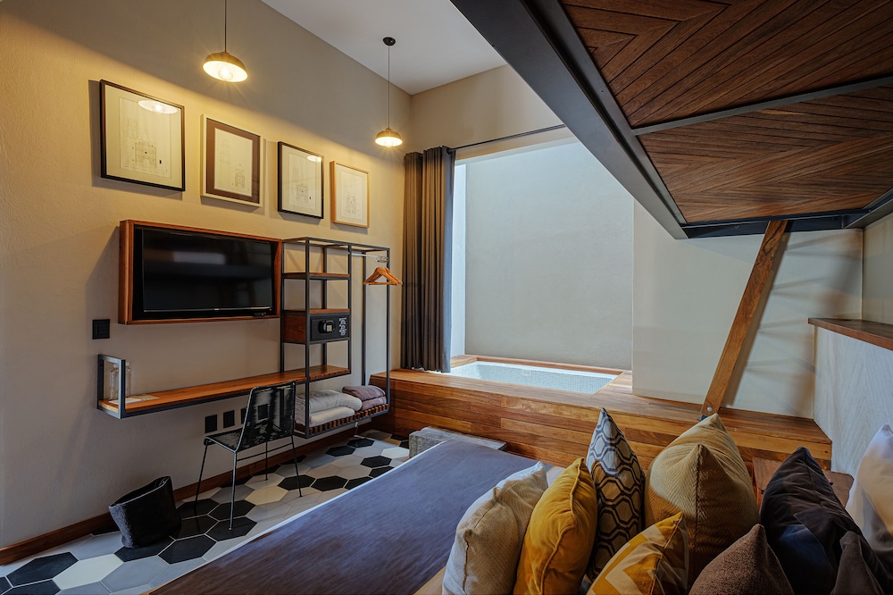 Criol Hotel 40/65