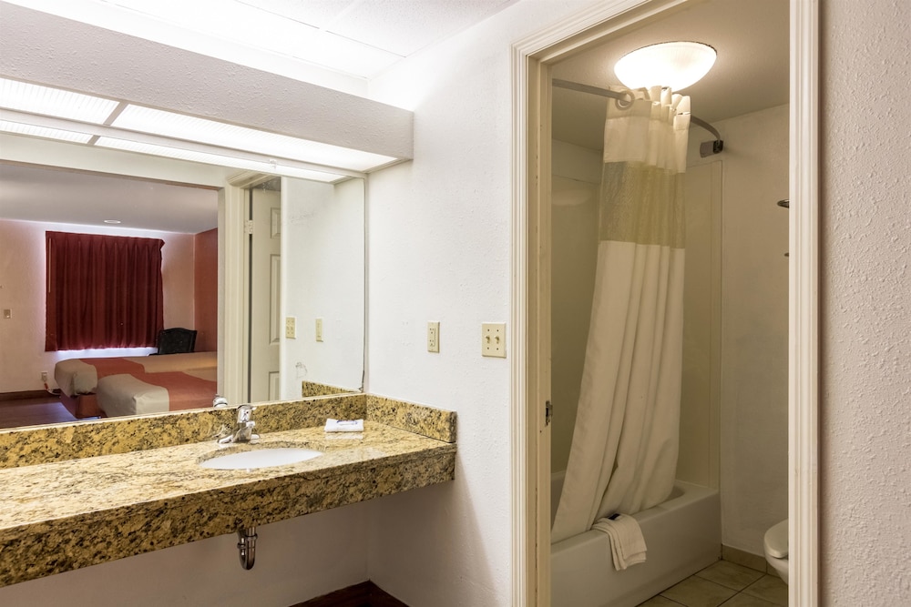 Motel6 Pooler, GA - Savannah Airport 47/50