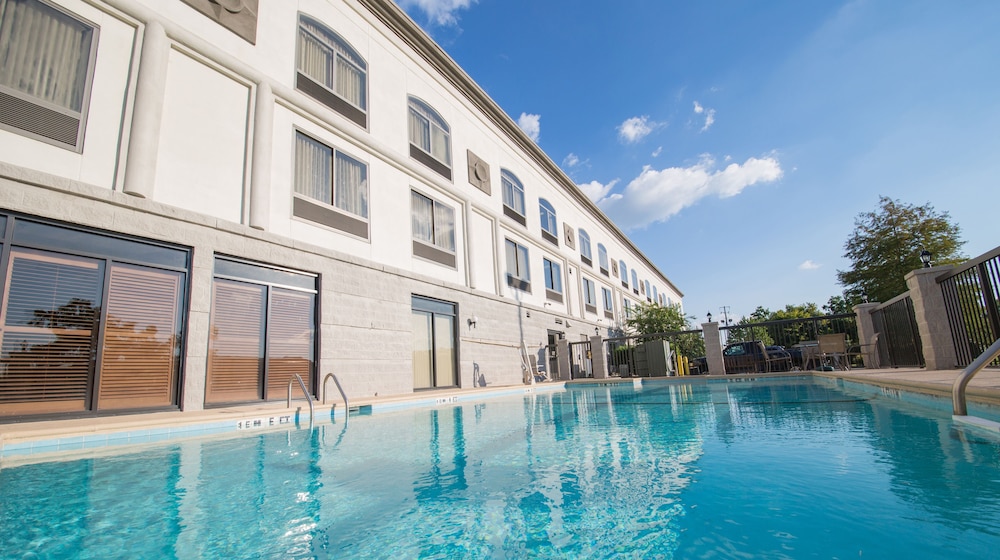 Wingate By Wyndham Montgomery 6/43