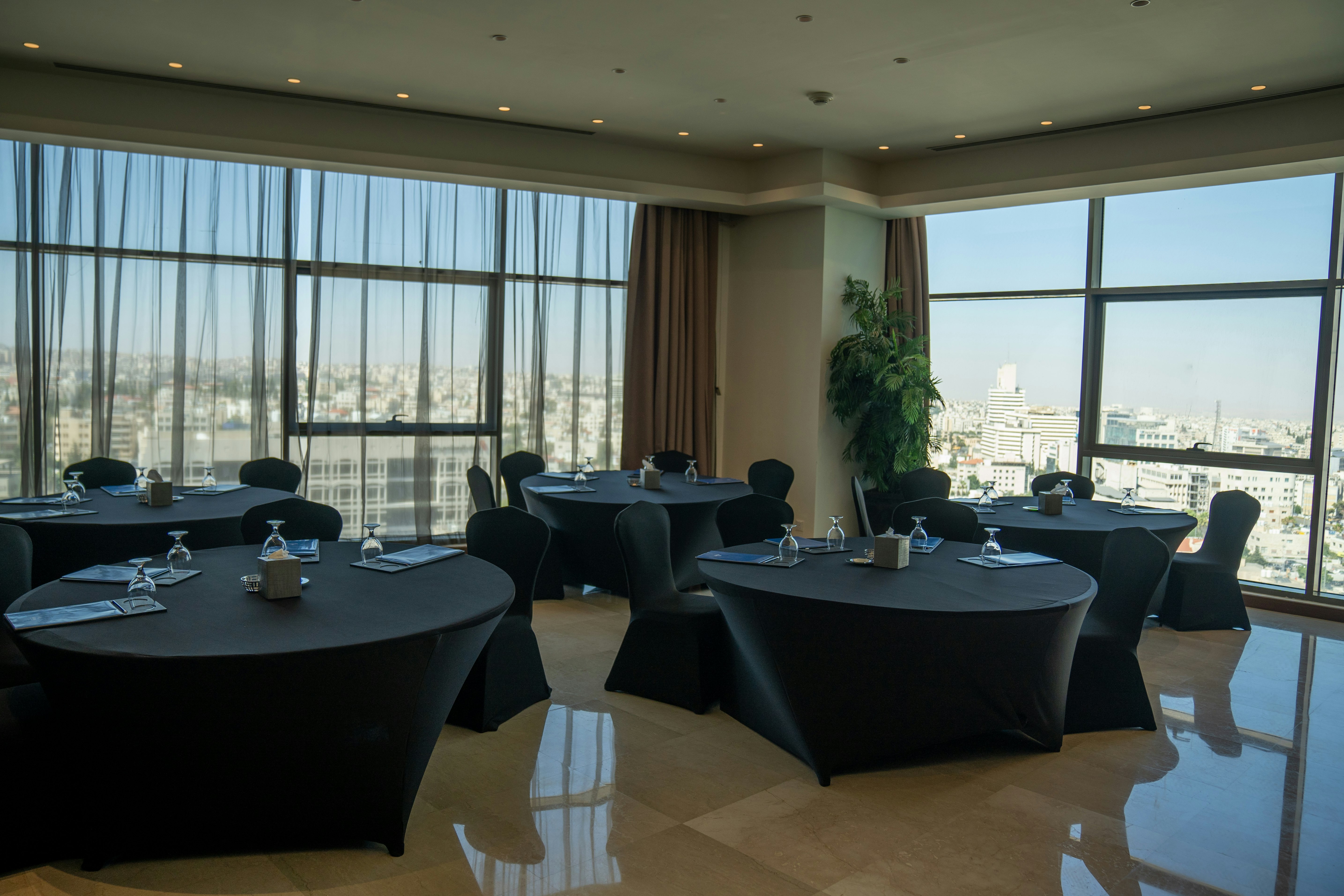 Hilton Amman 60/81