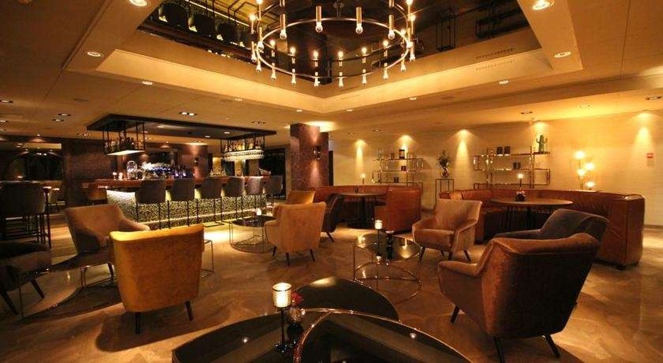 Alexander Hotel 14/25