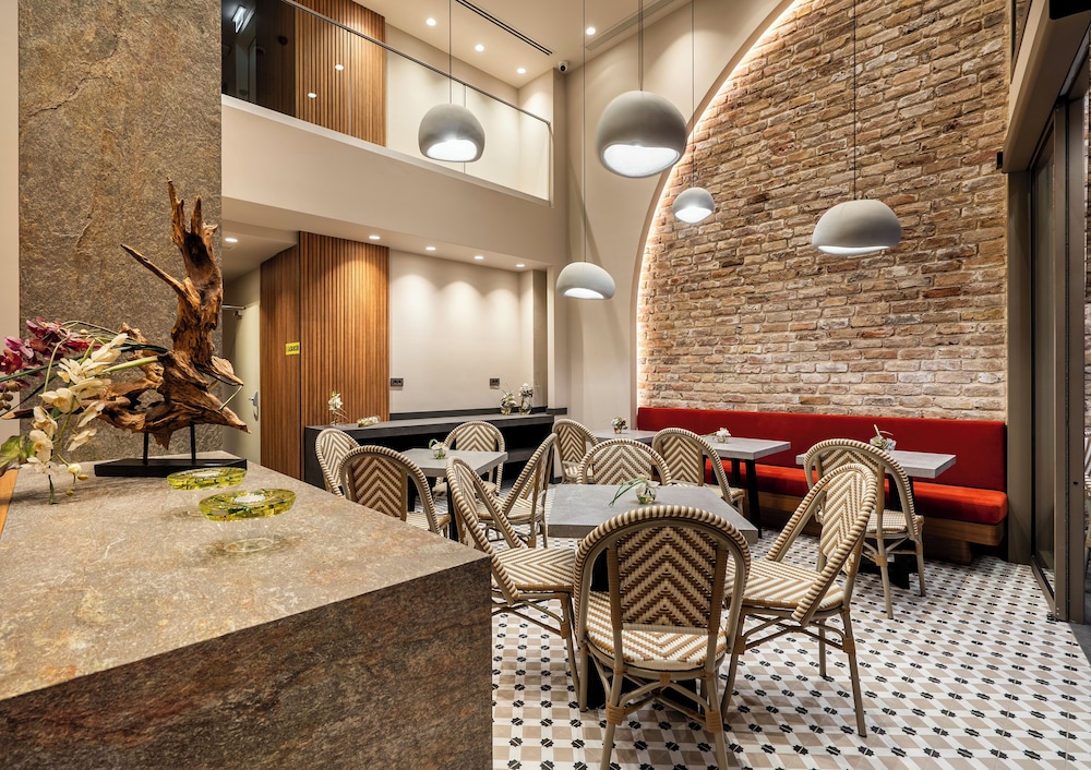 Erk Hotel 33/50