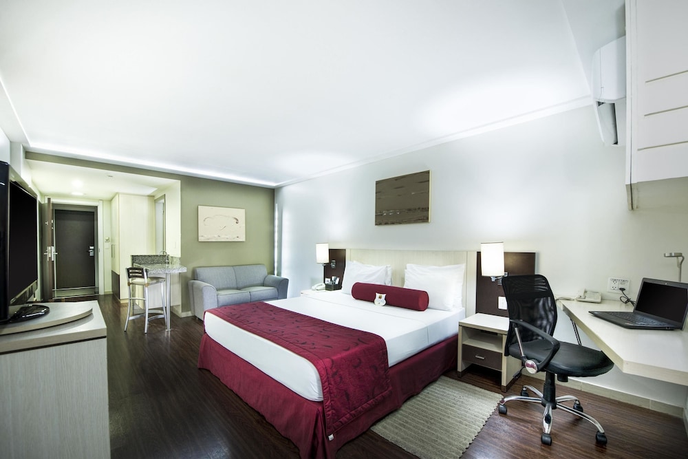 Superior, Queen Bed