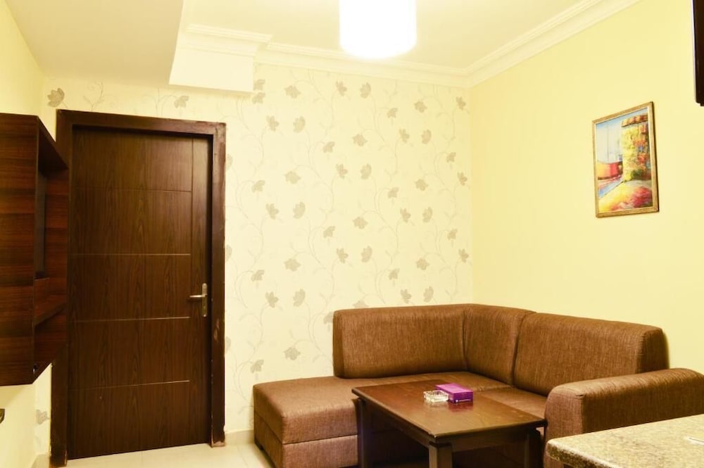 Lancaster Hotel Apartments-Gardens 26/47