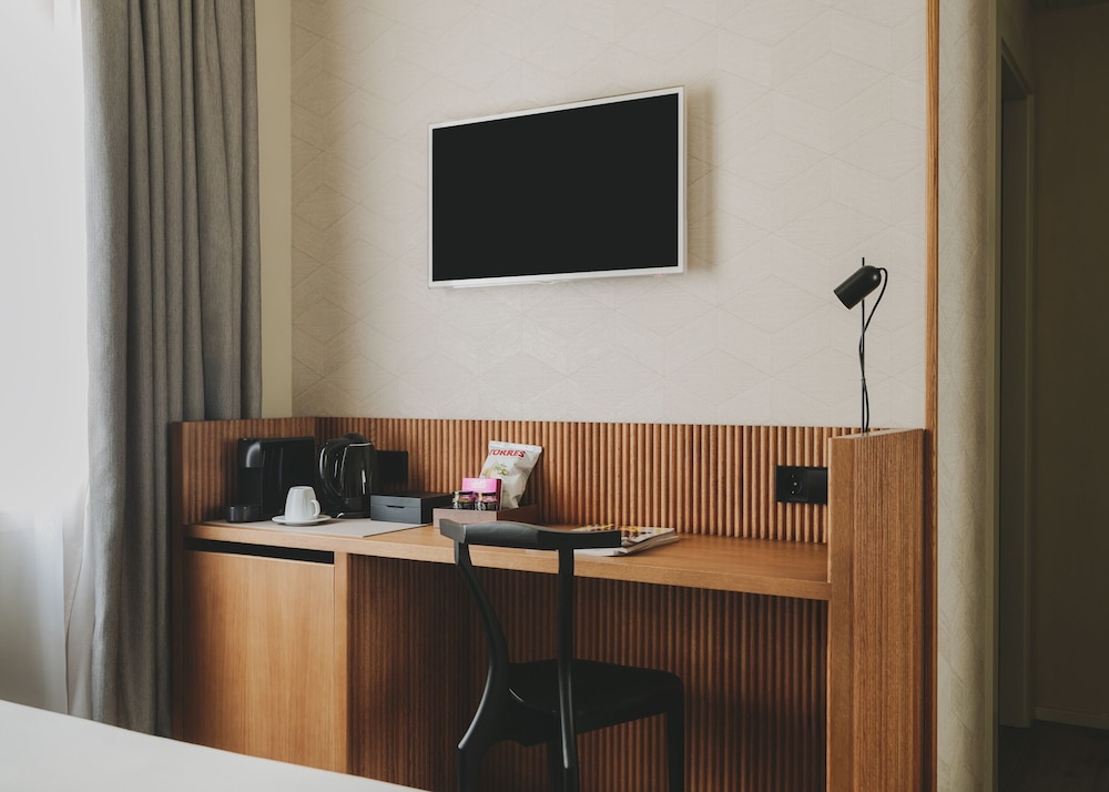 Gallery Hotel 72/75
