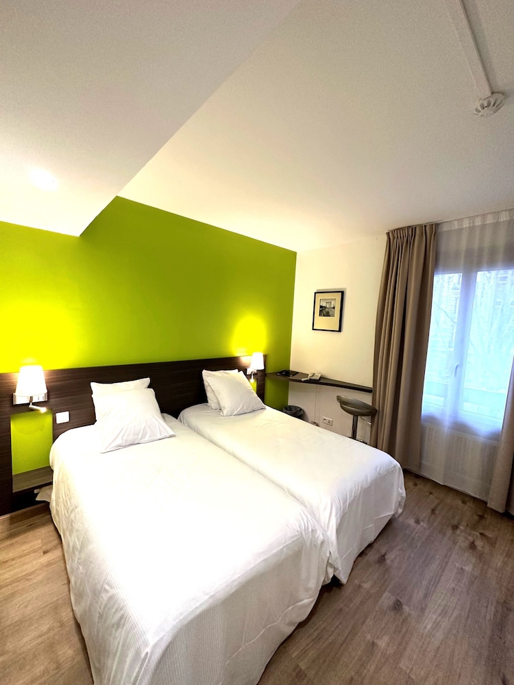 HOTEL LE COUSTURE 6/24