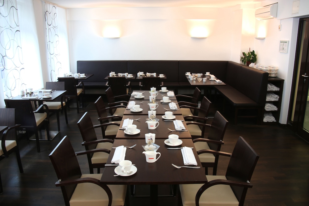 Helvetia Hotel Munich City Center 36/50
