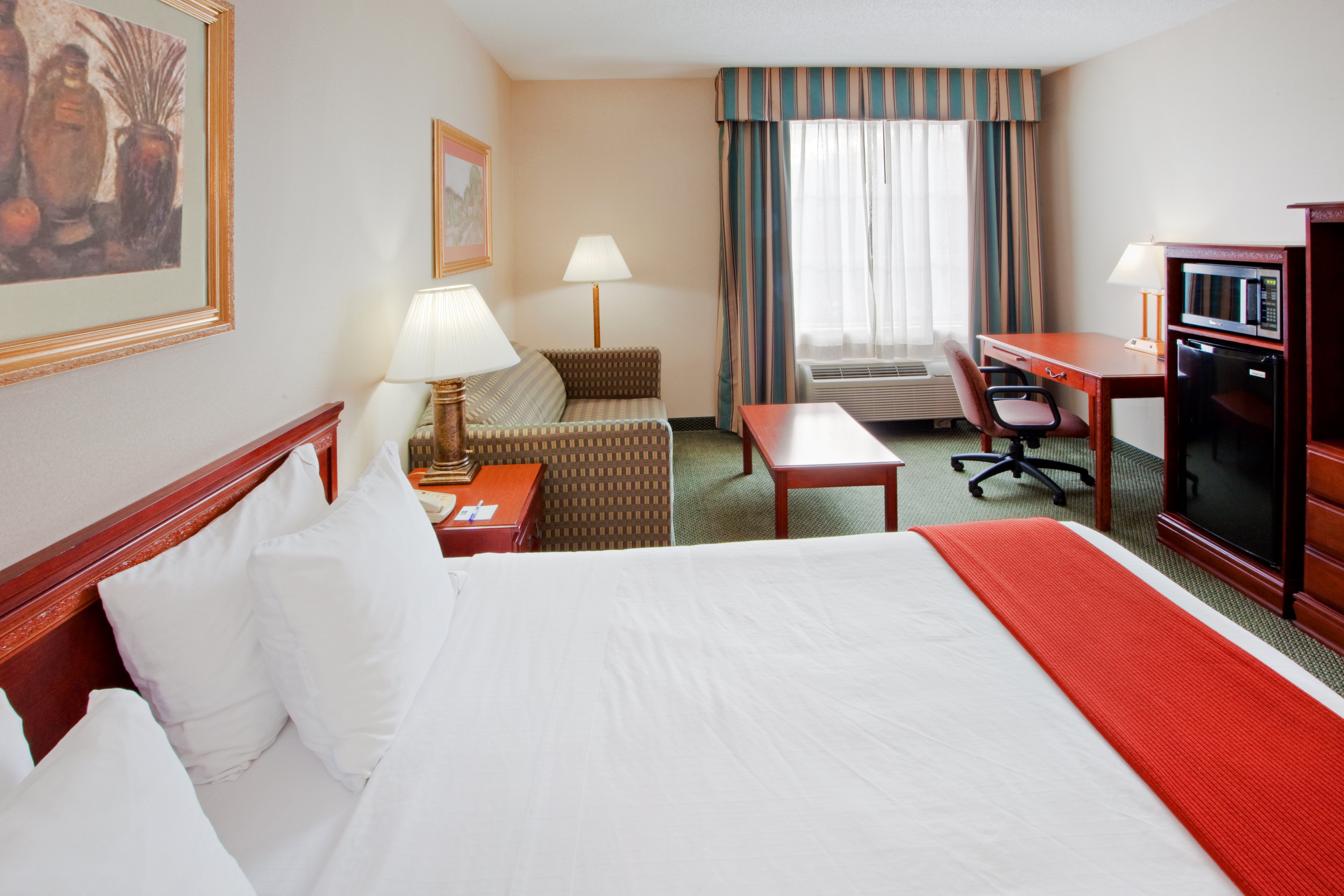 Holiday Inn Express Hanover 27/71
