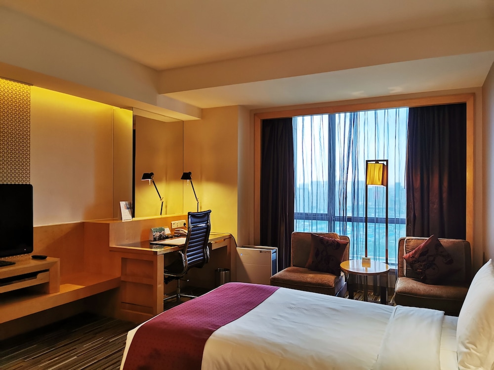 Crowne Plaza Shanghai Jinxiu by IHG 23/74