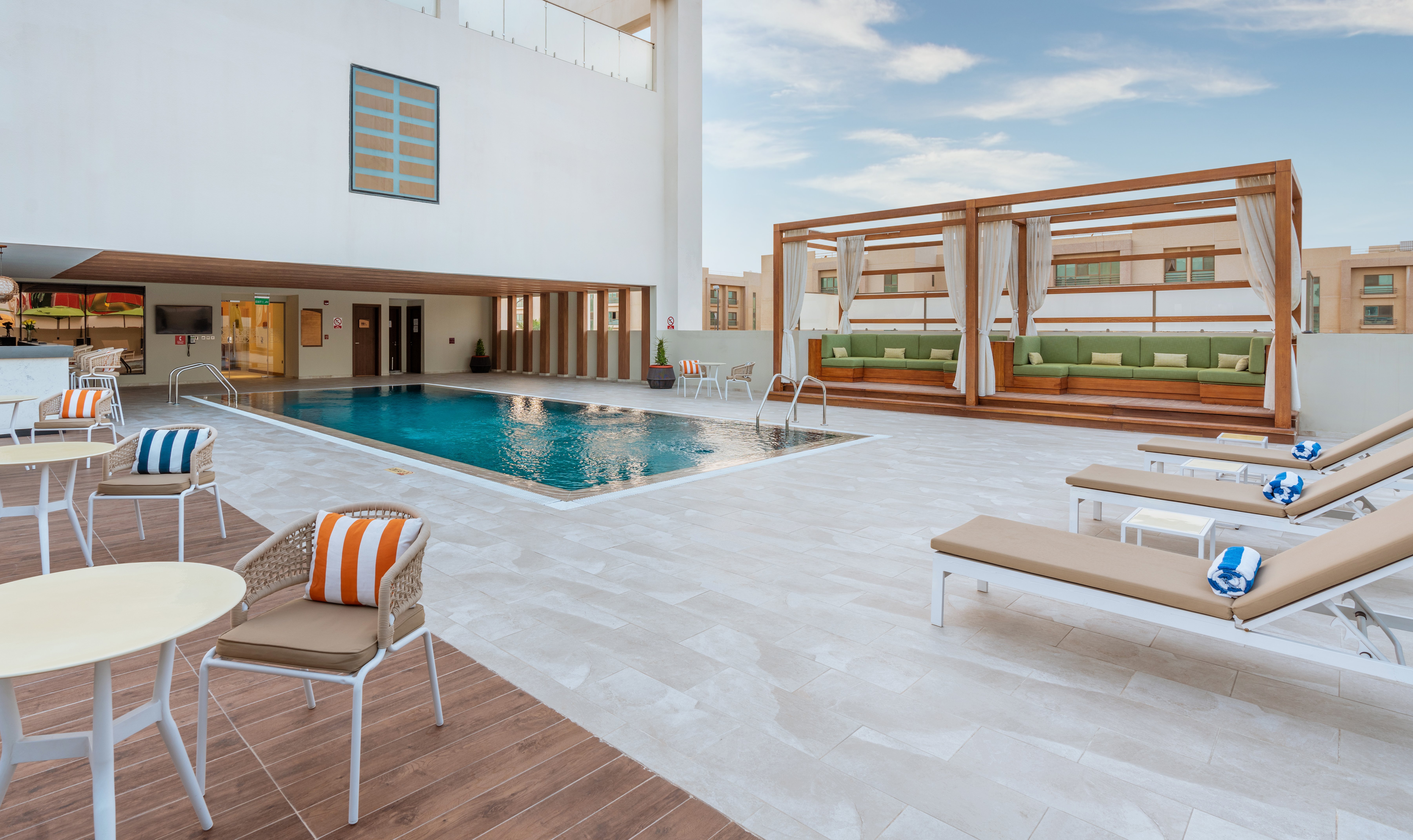هوليداي إن آند سويتس - الجبيل(Holiday Inn & Suites Al Jubail) 72/72