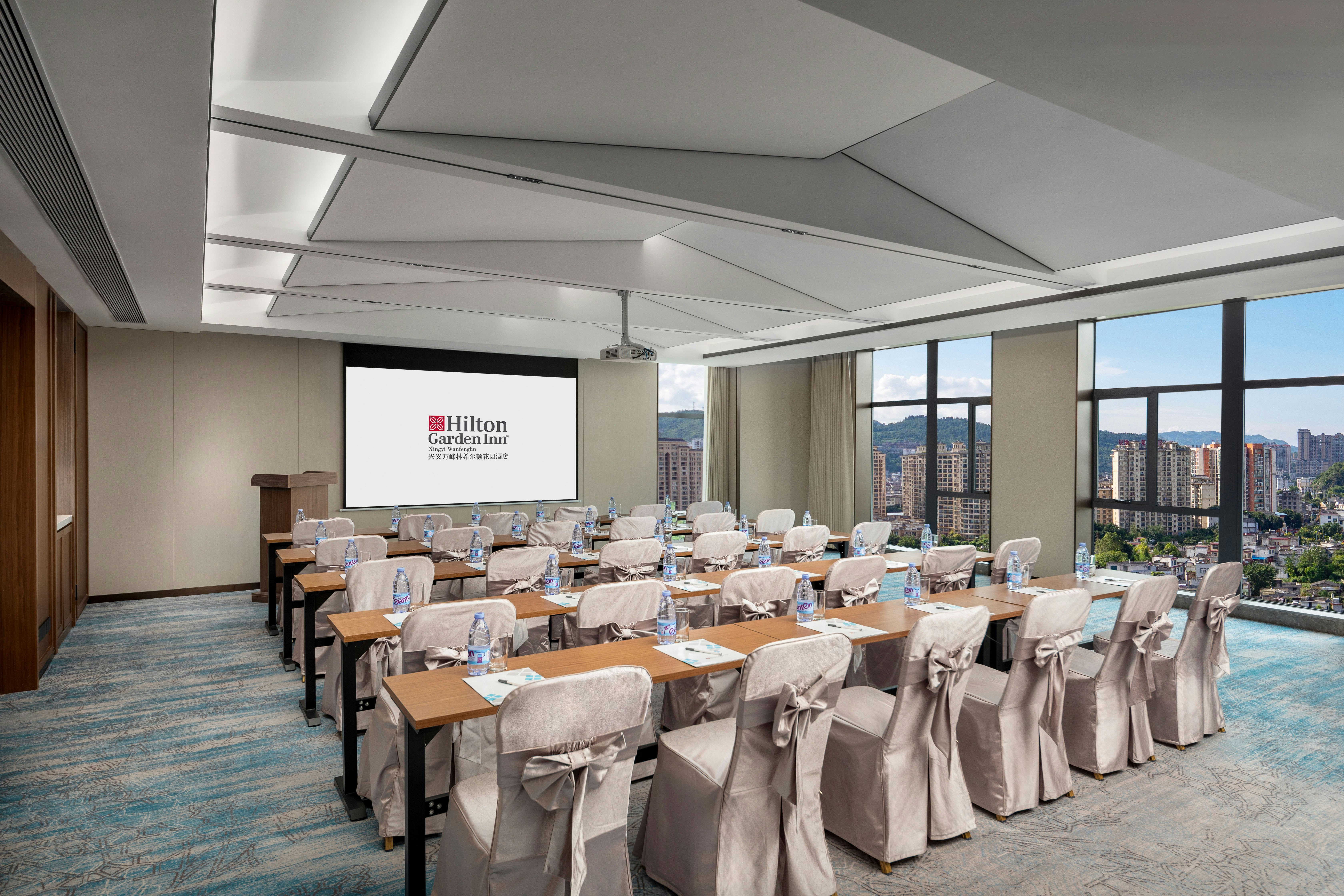 Hilton Garden Inn Xingyi Wanfenglin 17/20