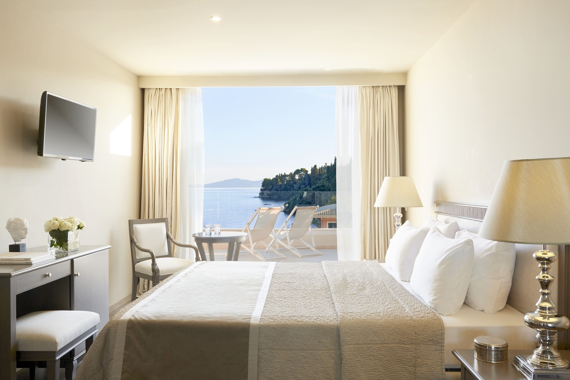 OPEN PLAN, SUITE, PANORAMIC VIEW
