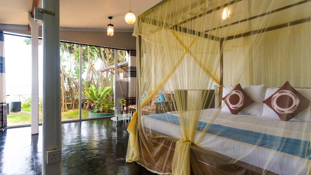 Dinsara Pearl Villa 18/50