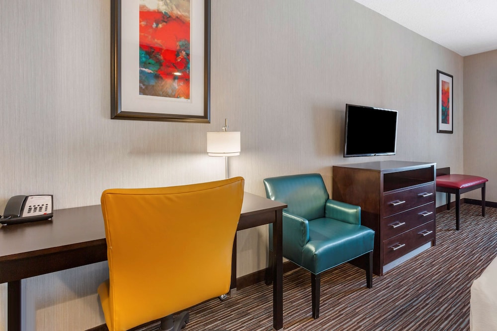 Best Western Plus Gallup Inn And Suites 23/37