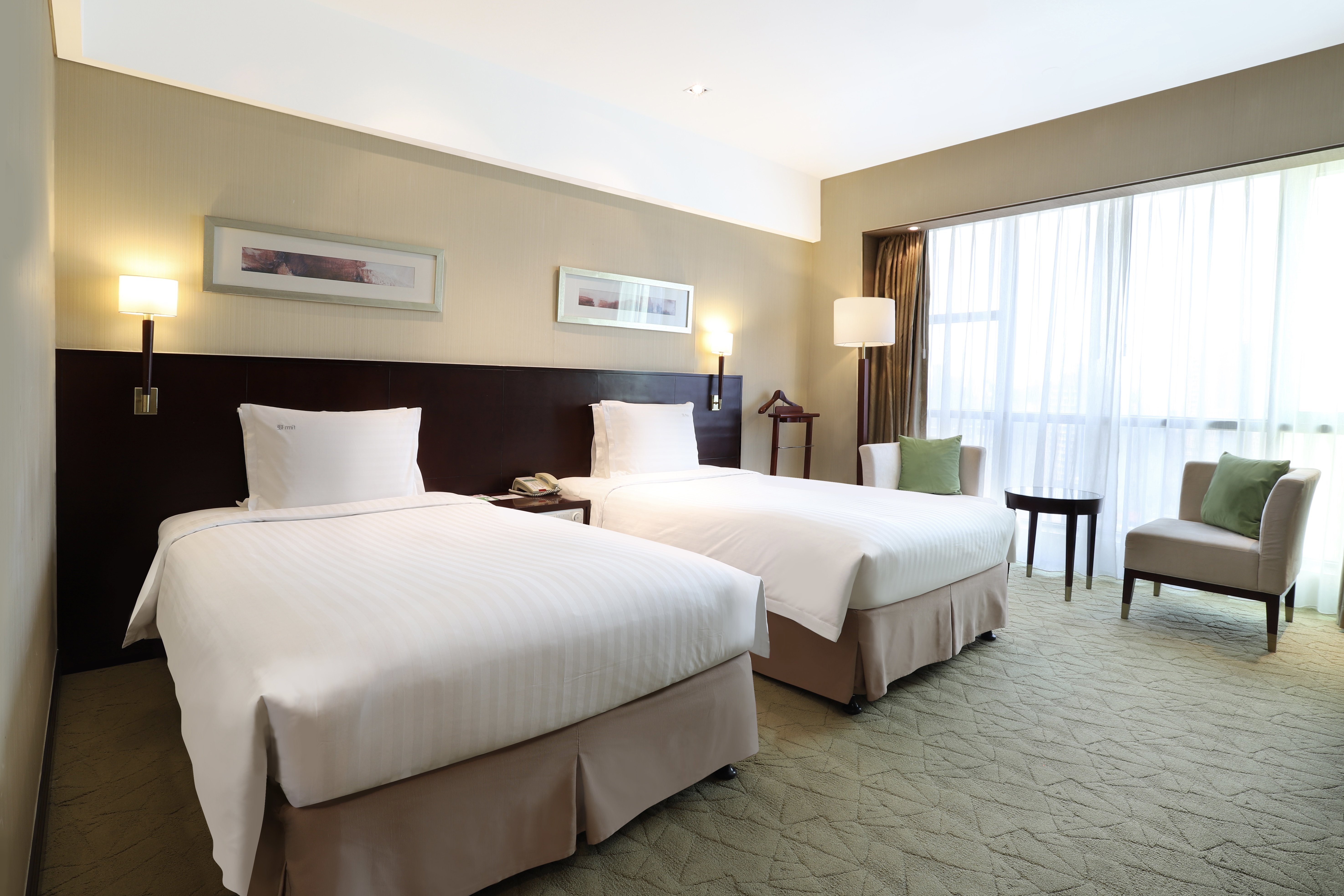 Holiday Inn Shanghai Pudong Nanpu 32/76