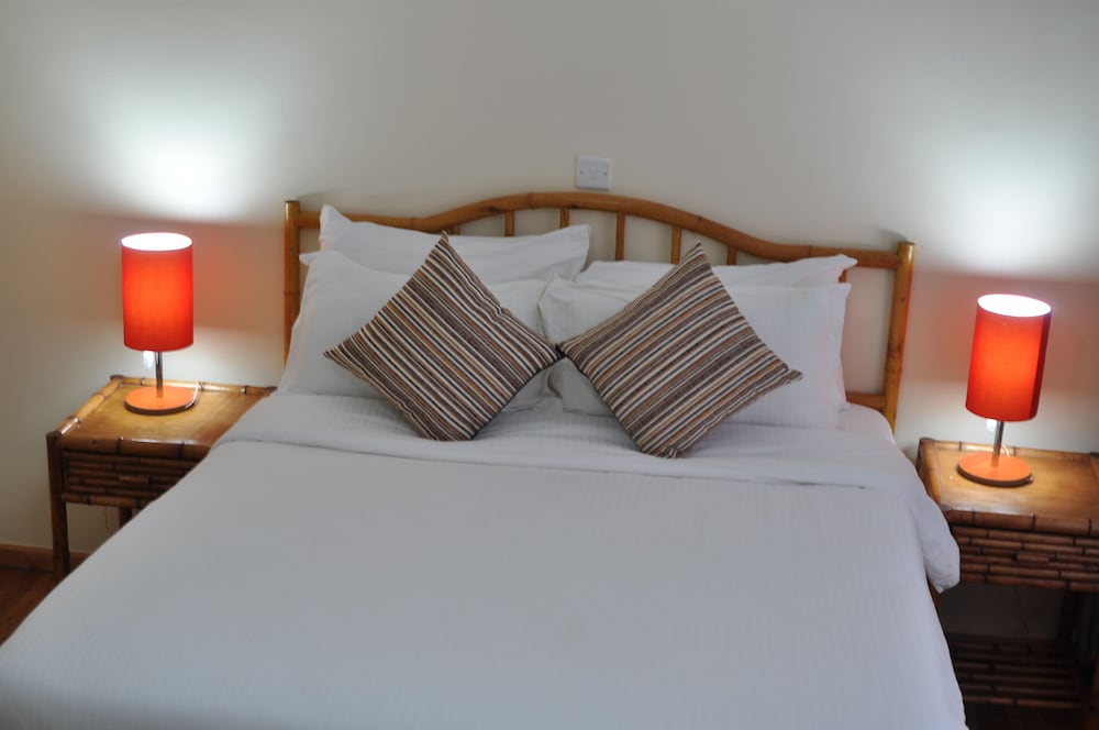 Peaks Hotel Limited 13/40