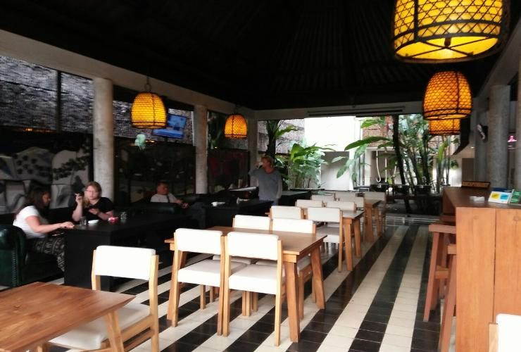 Flores Gallery Hotel 7/8