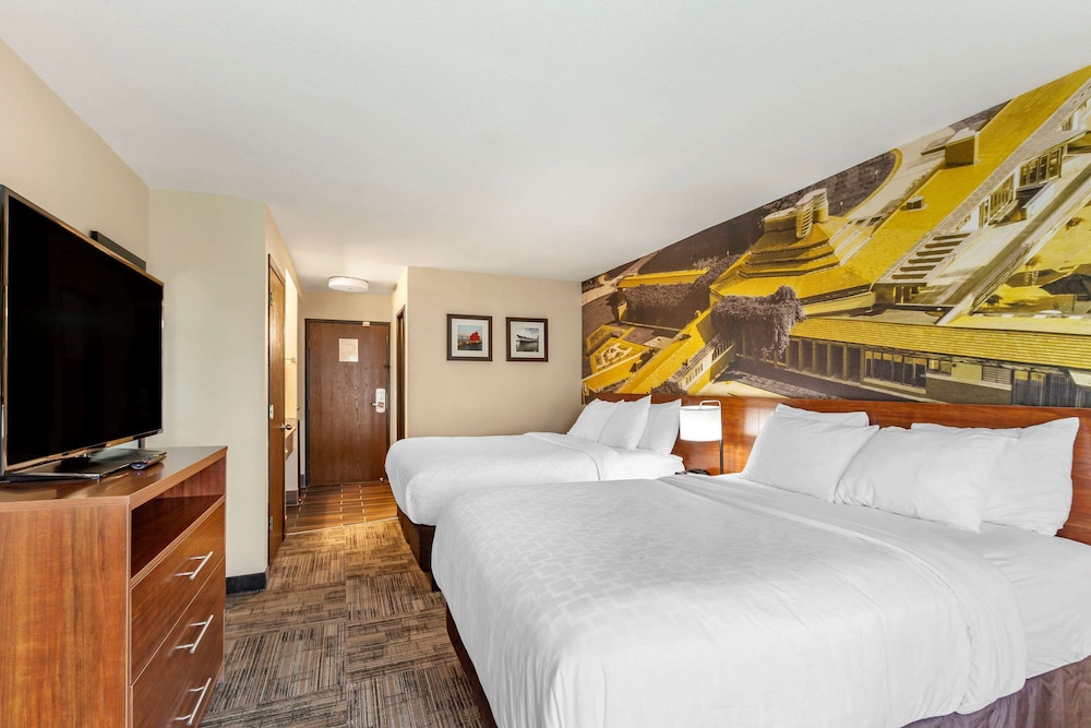 Clarion Pointe Racine - Mount Pleasant 5/36